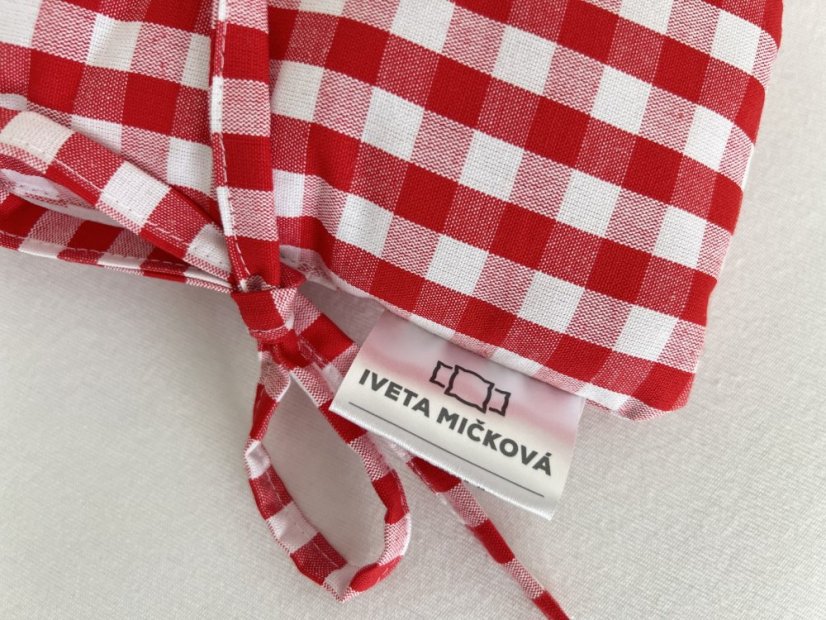 Sedák čtverec kostka červená + tkanice