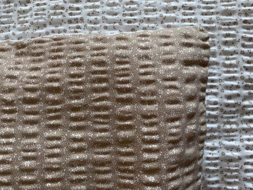 Krepové povlečení béžové/bílé kytičky - Rozměry: 140x200 + 70x90 cm (standard)