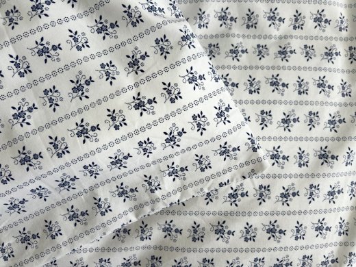 Bavlněné povlečení modrotisk drobná kvítka v pruzích - Rozměry: 140x200 + 70x90 cm (standard)