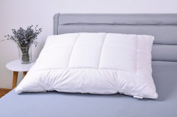 Prošívaný polštář z ovčí vlny bílý