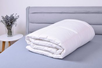 Celoroční přikrývka z ovčí vlny bílá
