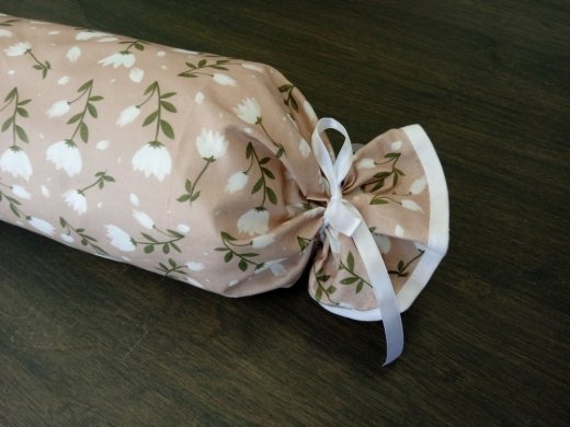 BONBON válečkový polštář - Rozměry: váleček délka 40 cm průměr 15 cm