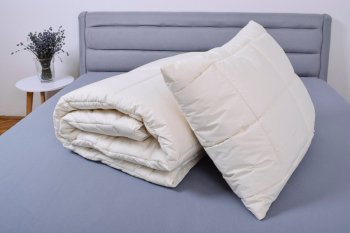 SET Z OVČÍ VLNY STŘÍBROAKTIV Celoroční přikrývka + Vlněný polštář